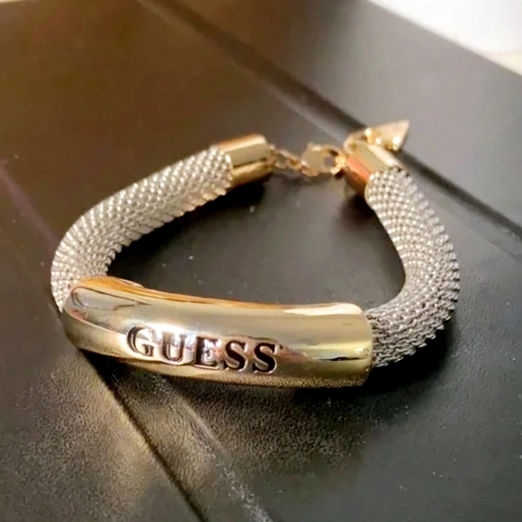 Guess Bracelet Stainless Steel & Gold Embossed Engraved Adjustable Strap Box - Picture 1 of 9